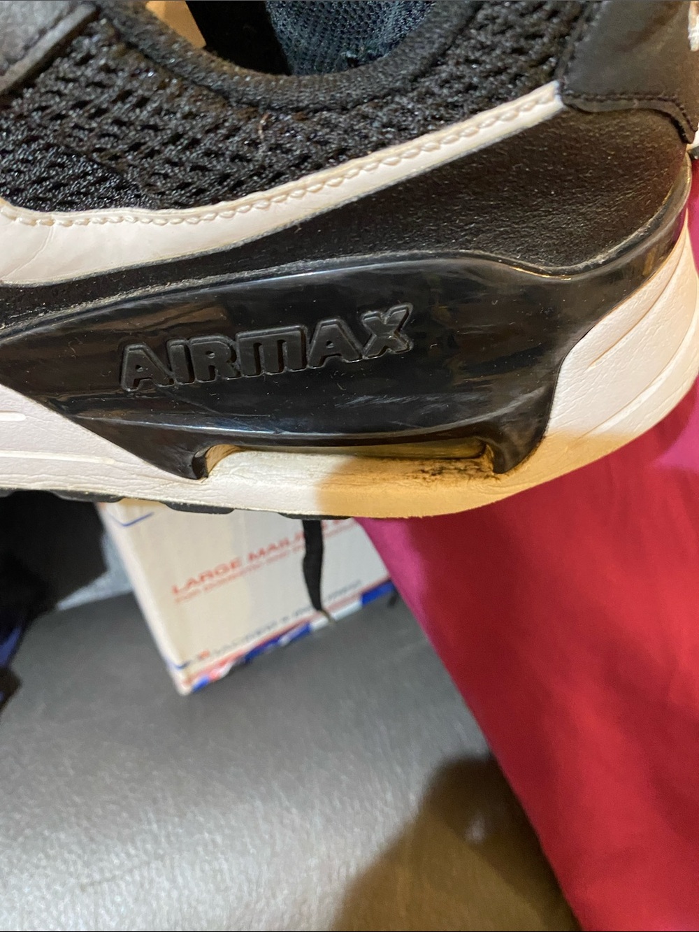 Nike Airmax size 9.5 Sneakers good condition - Picture 6 of 6